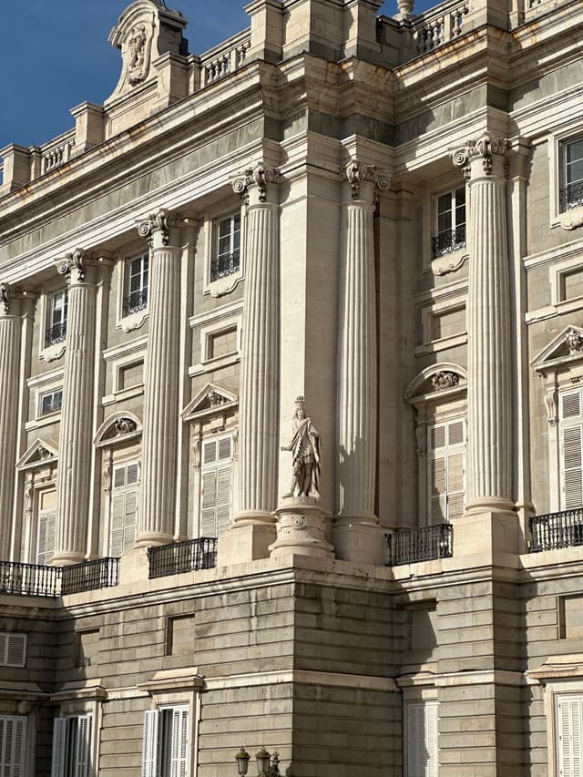 Royal Palace of Madrid - Statue